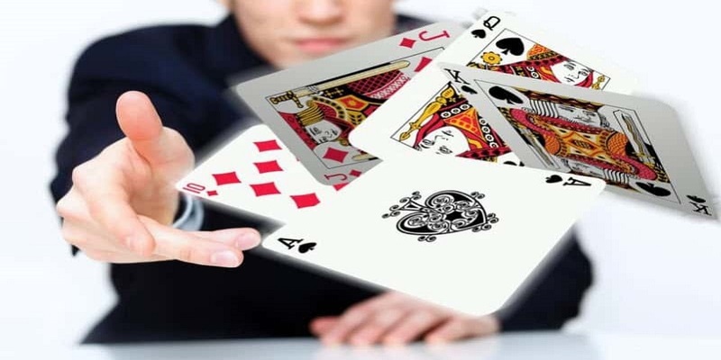 Cần dựa vào những quân bài đã xuất hiện trong ván trước đó